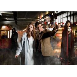 Dr Who Matt Smith Karen Gillan Photo